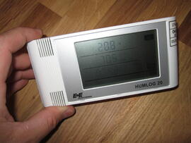 06-2013 Laboreinrichtung Messgerät für Temperatur, Luftfeuchte und Umgebungsluftdruck
